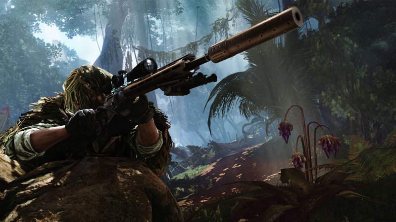 Снайпер сидит в траве - игра Sniper: Ghost Warriors 3
