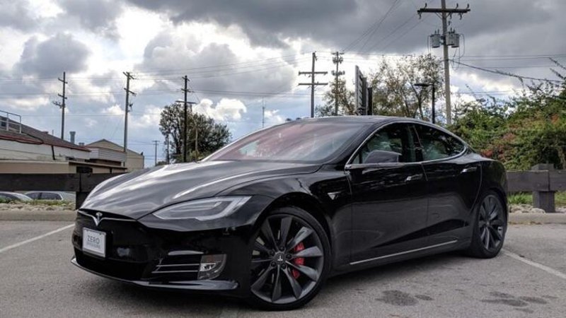 Скриншот обновленной модели Tesla Model S