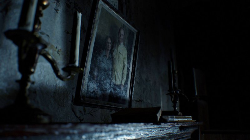 Кадр из игры Resident Evil 7: Biohazard - семейный портрет