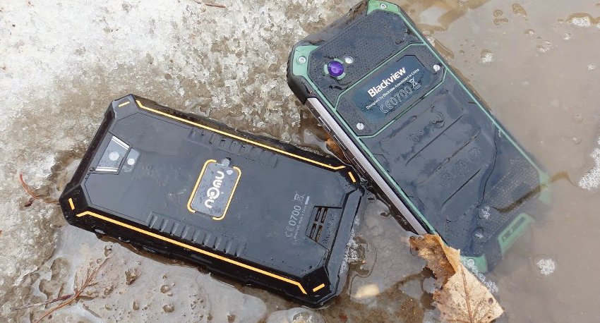 Защищенные смартфоны Nomu S10 и Blackviev в грязи